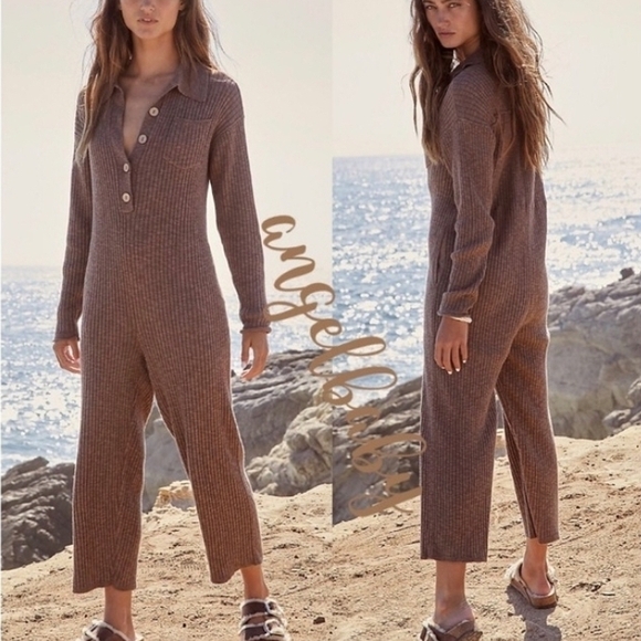 Free People Zuma Sweater One Piece in
Pelican! - Picture 1 of 8